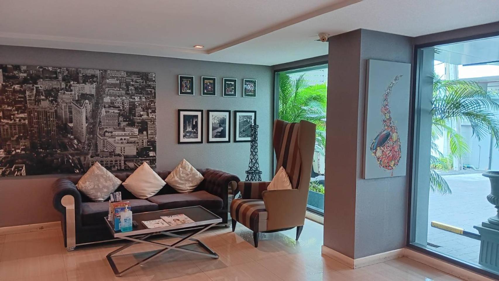 J Residence Thonglor 8 Bangkok Exterior photo