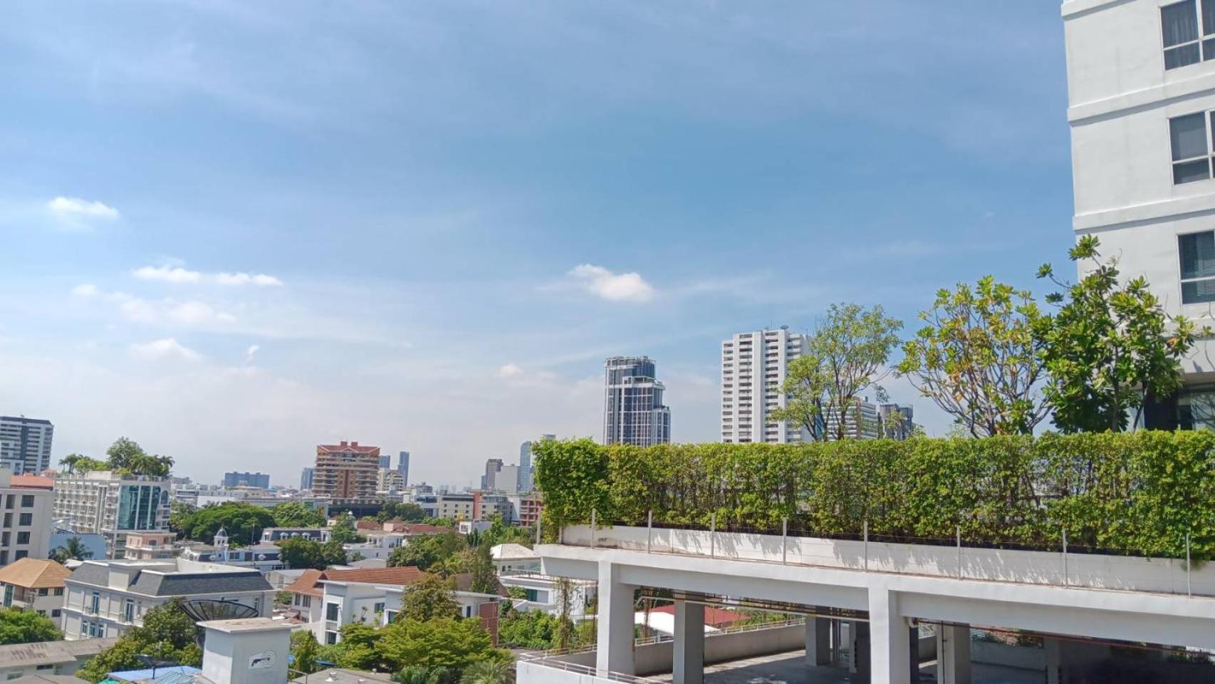J Residence Thonglor 8 Bangkok Exterior photo